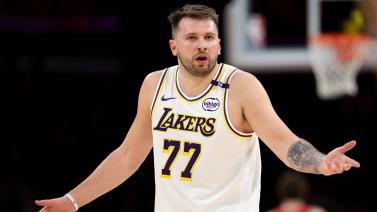 公牛三中锋合砍35分16板，湖人内线无力回天，东部新贵蓄势待发.